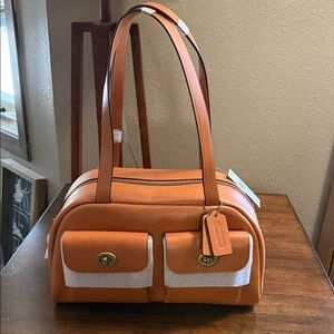Coach Twin Turnlock in Toffee